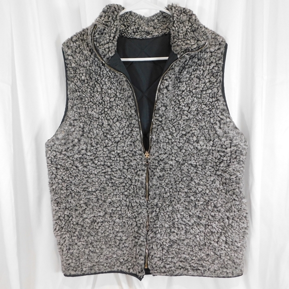 Vest - Picture 3 of 4